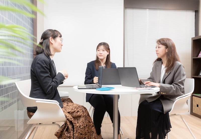 <span style="letter-spacing: 0;">入社後に成長を実感した経験や、</span><span>自分が変わったと思う点を</span><span>教えてください。</span>