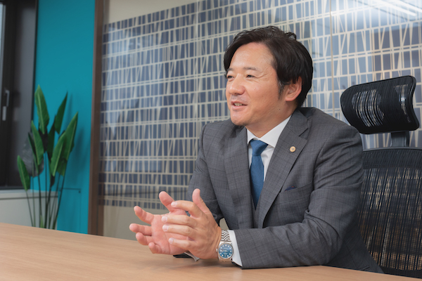 入社から5年で代表に就任されていますね