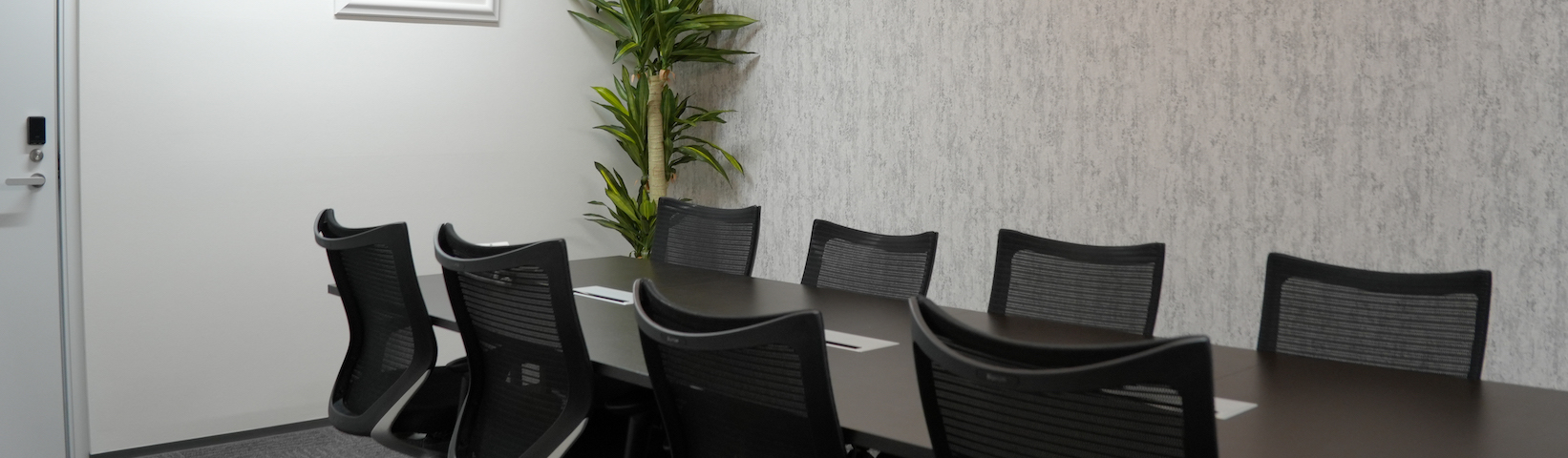 <span>研修制度など、働く環境で</span><span>魅力に感じる点を</span><span>教えてください。</span>