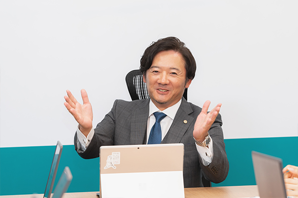 社労士の資格を持っていなくても応募できますか？